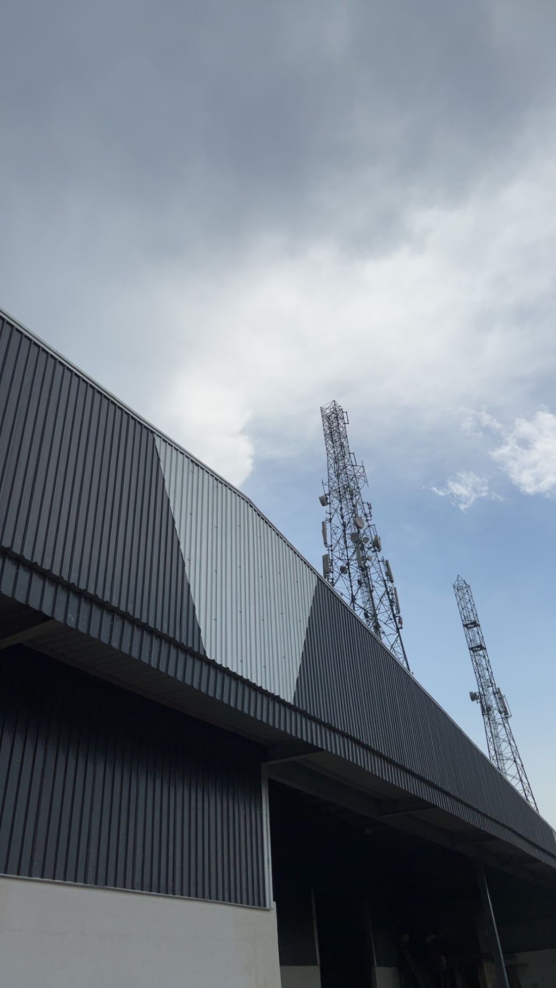 PEB warehouse exterior